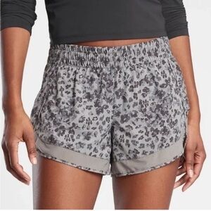 Women's Athleta Mesh Racer Gray Leopard Print Shorts 4”
